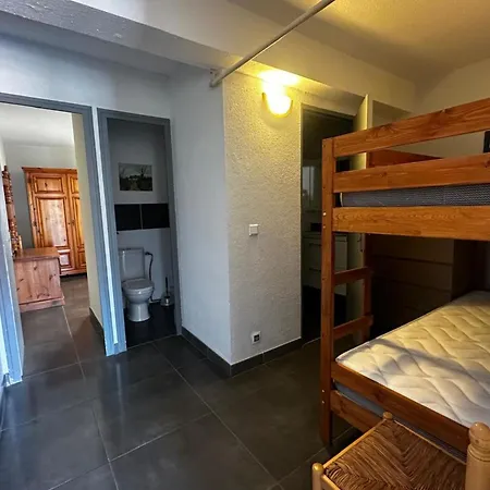 Attractive T2 Bis Through Ideally Located Appartement *