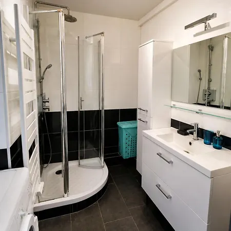 Attractive T2 Bis Through Ideally Located