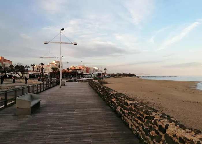 Attractive T2 Bis Through Ideally Located דירה *