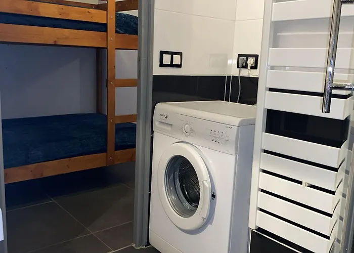 Attractive T2 Bis Through Ideally Located * אגדה