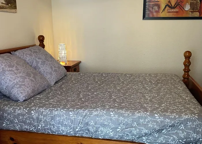 Attractive T2 Bis Through Ideally Located דירה *