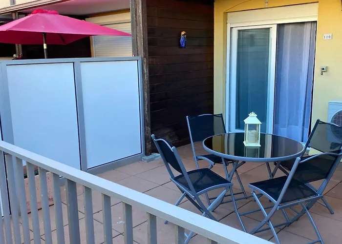 Attractive T2 Bis Through Ideally Located * אגדה